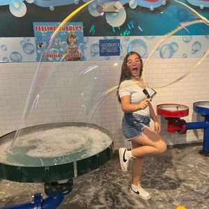 Meet your Posher, Isabella